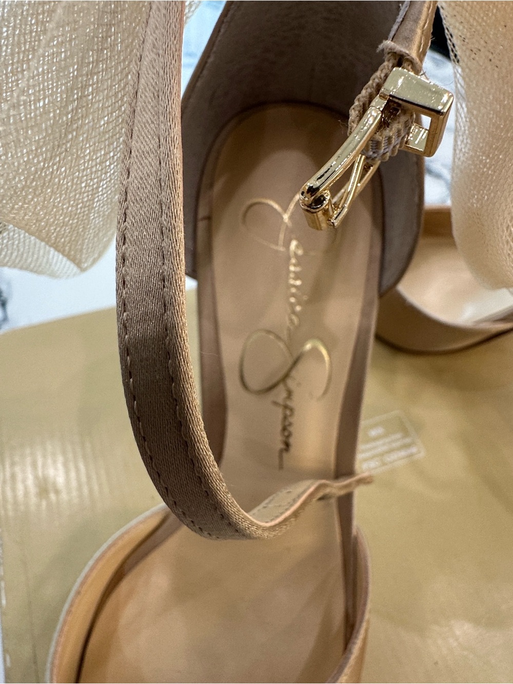 Elegant Gold Ankle-Tie Pointed-Toe Heels - Picture 4 of 6